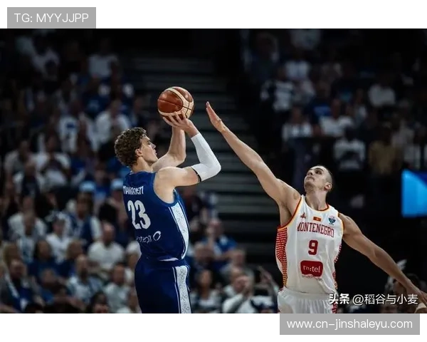 爵士队最新动态：重建计划显现年轻球员表现引期待